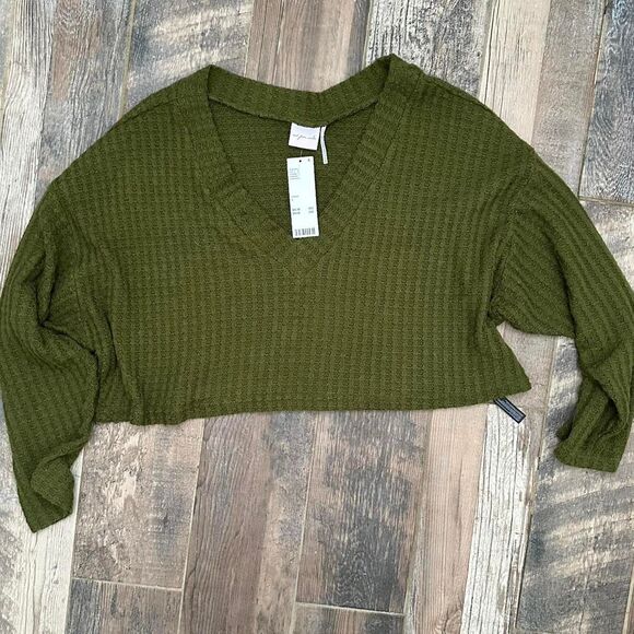 Urban Outfitters Out from Under ISLA Waffle V-neck Top - Picture 1 of 2